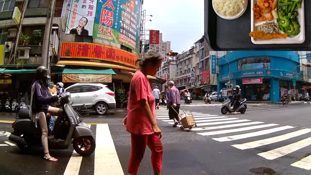 Watching the traffic at an intersection during lunch 🇹🇼 (2019-08)