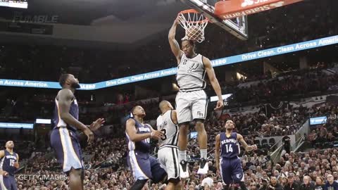 Spurs' Kawhi Leonard Named Defensive Player of the Year for 2nd Straight Year