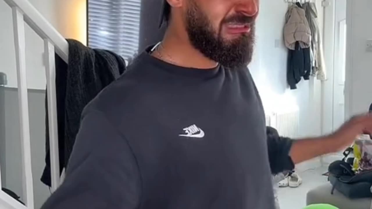 LOL8🤣