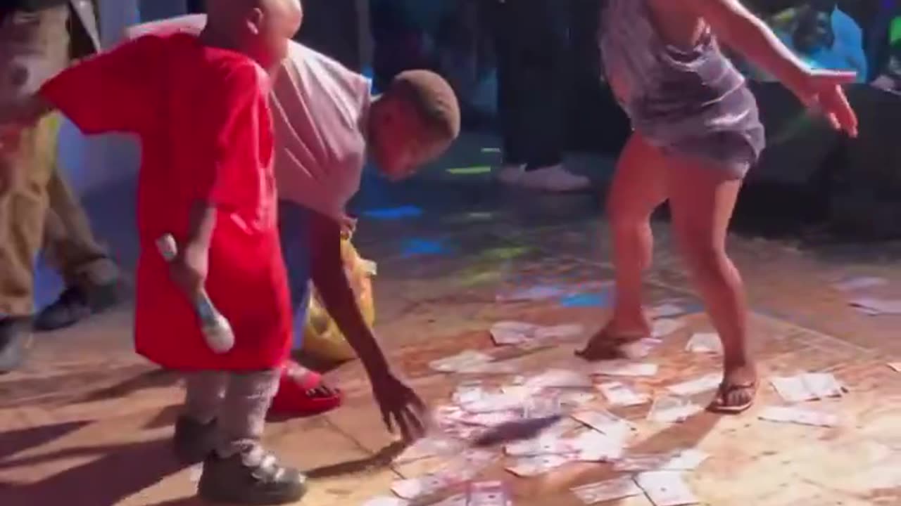 Kids on their dance floor..😂