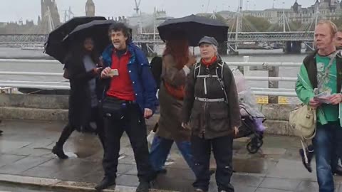 The Met police used pain compliance to remove a Just Stop Oil eco-extremist from the road.