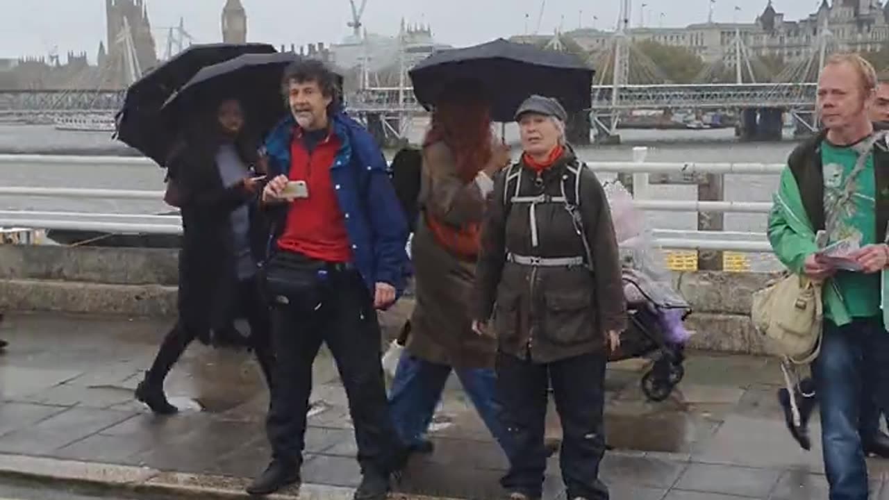 The Met police used pain compliance to remove a Just Stop Oil eco-extremist from the road.