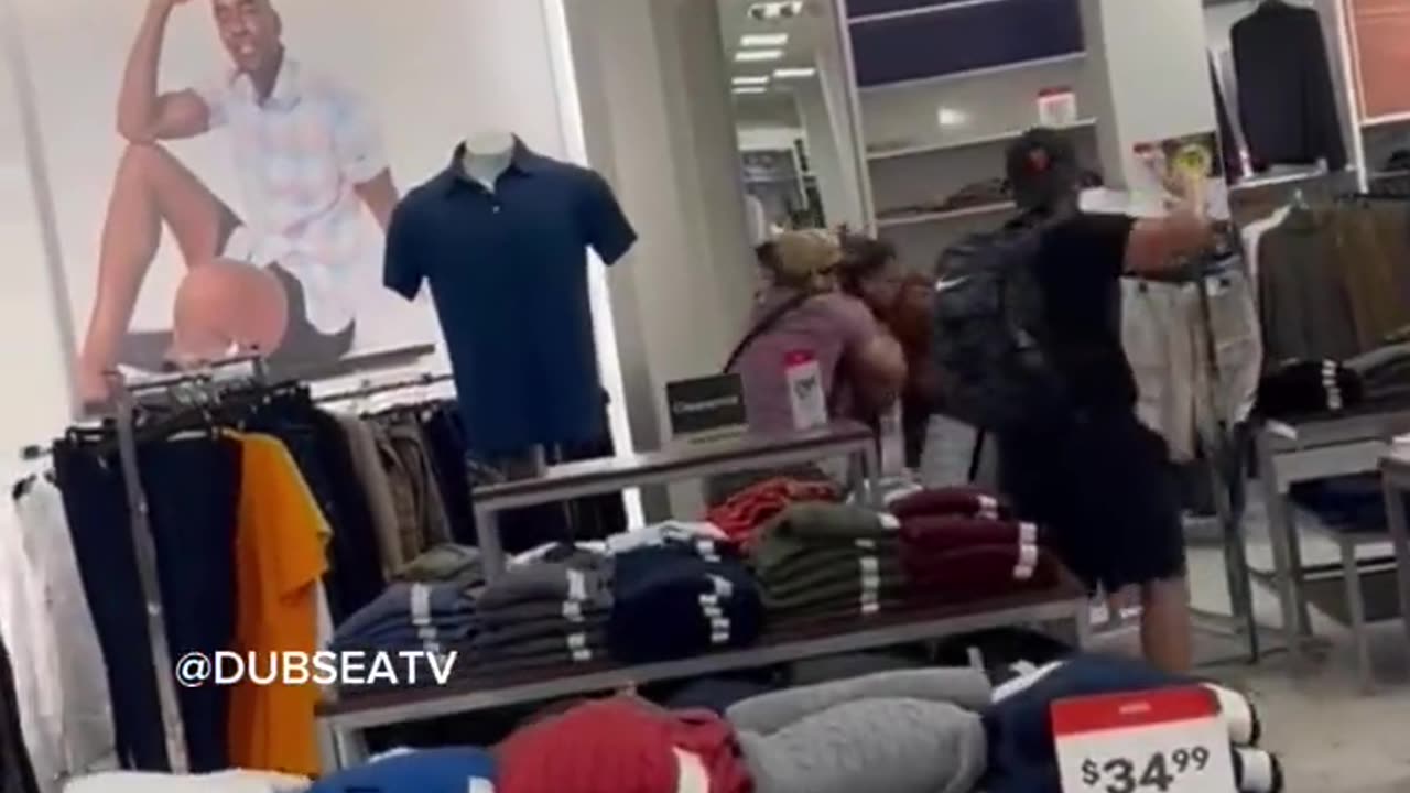 Parents confront a Naked Man at a JCPenney store after he inappropriately touch their Children