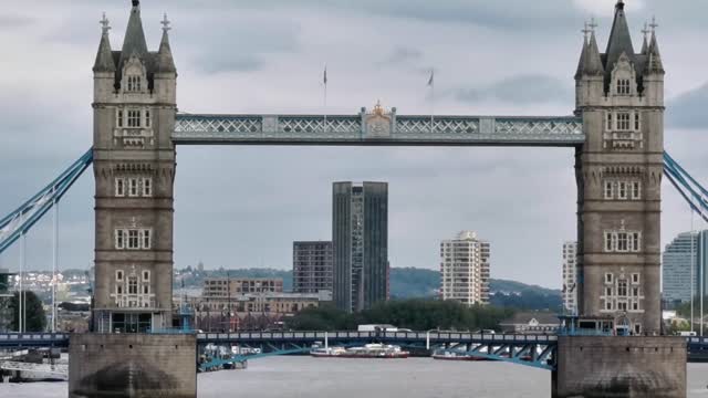 Very strong and beautiful London Bridge