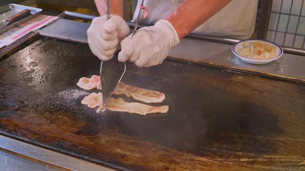 Yakisoba noodles - Japanese street food in Osaka