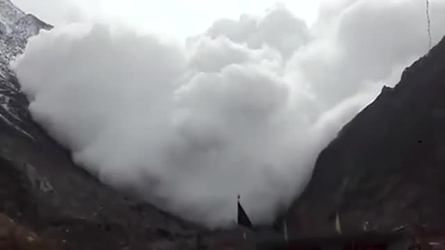 Horrifying avalanche caught on camera Like Never Seen Before