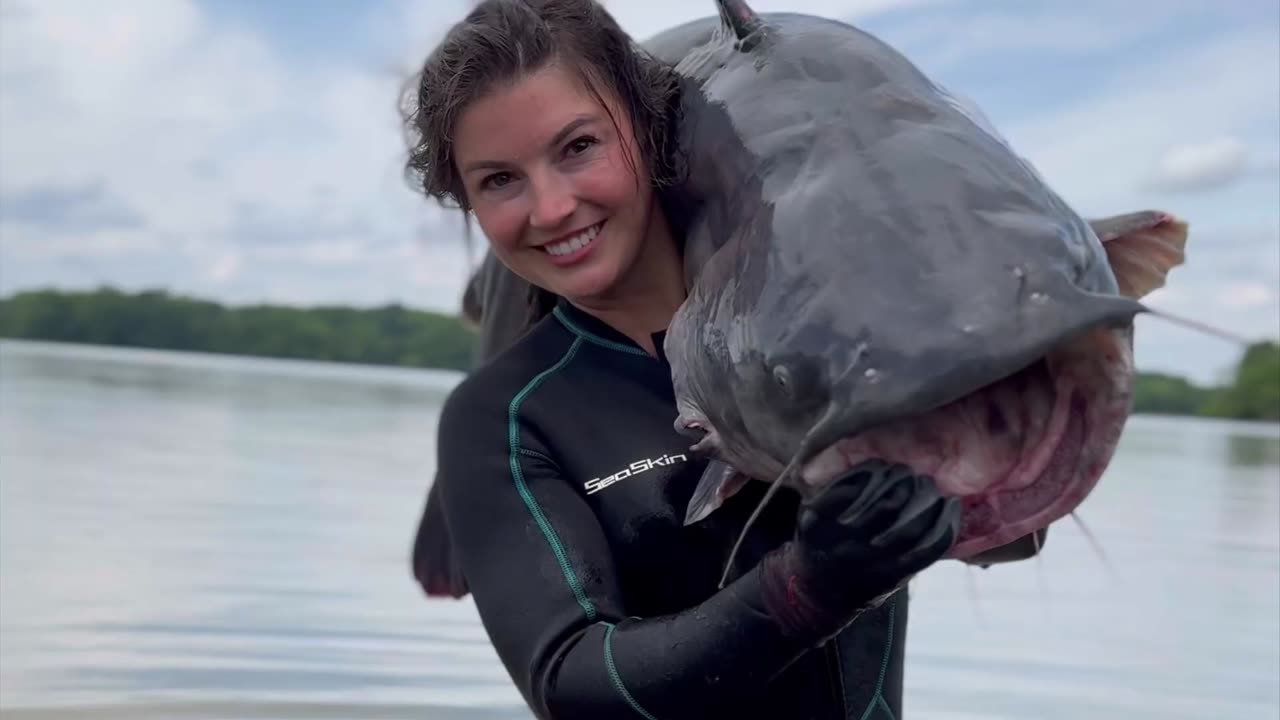 Broken Fingers and HUGE Bluecats!