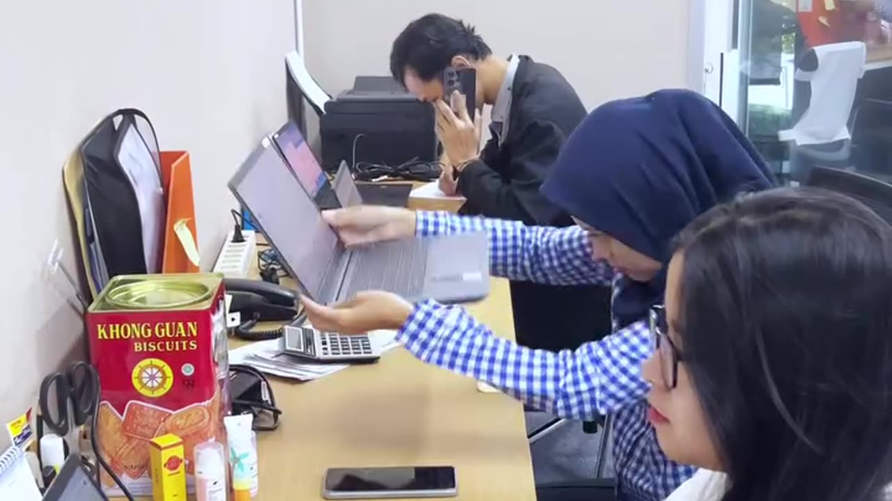 POV : PULPEN YANG SELALU HILANG DI KANTOR