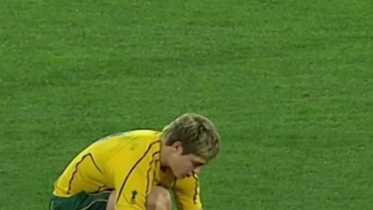 James O'Connor, 22, takes the deciding kick for Australia at the 2011 Rugby World Cup! 🏉💪