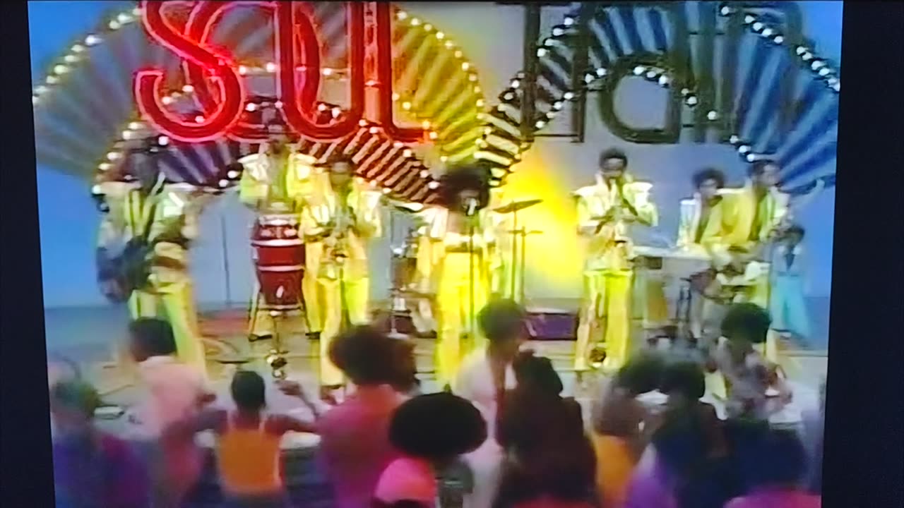 BT Express 1975 Peace Pipe Live (Soul Train)