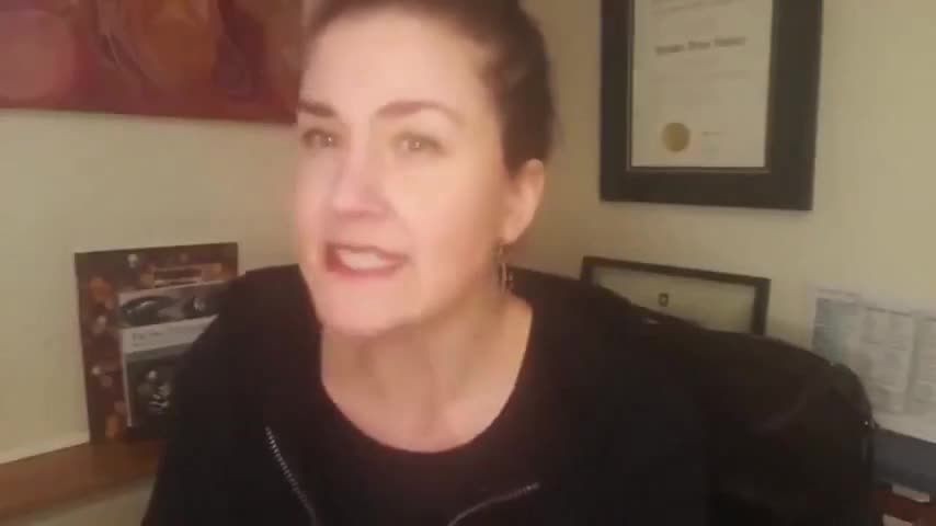 Amanda Vollmer - Tips for Canadians - No Masks, No Vax, No Quarantine- Do Not Comply