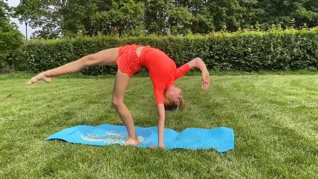 Hot Girl Beautiful Yoga Full Body