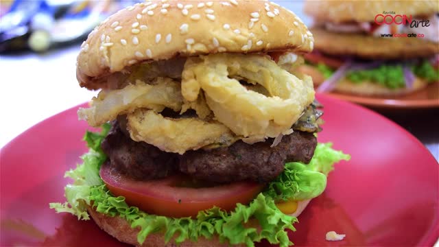 Receta Cocinarte: Hamburguesa de carne con champiñones