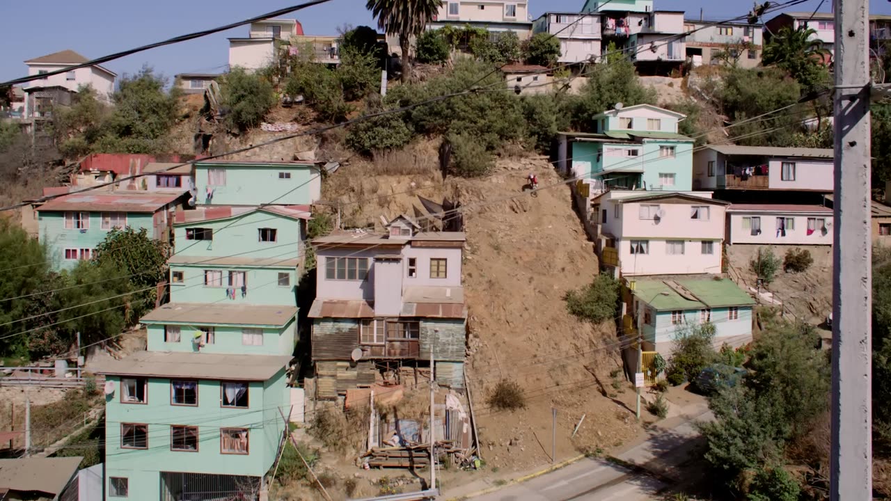 URBAN FREERIDE LIVES CHILE-FABIO WIBMER