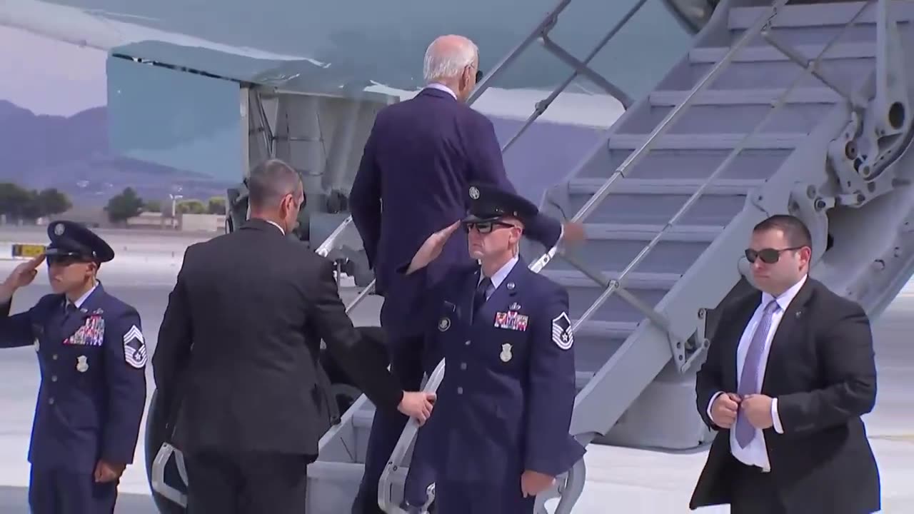 COVID-Positive Biden Looks Completely Gone Boarding Air Force One,