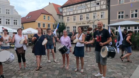 Ueckermünde - Der Demonstrationszug startet 17-08-2022