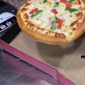 Domino’s style pizza || Farmhouse pizza for ₹89/- only || Malviya Nagar || Indian food