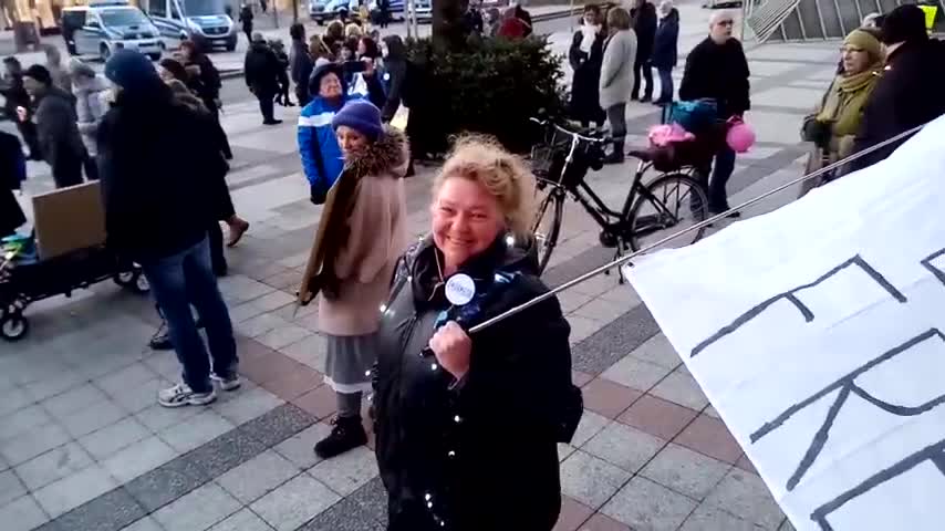 Bielefeld Lichterspazierhang ; Bielefeld Steht Auf- Impressionen.