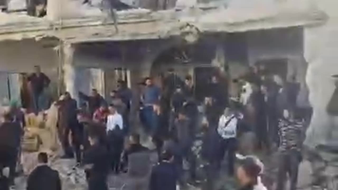 The occupation forces destroy a house in Jenin during the storming