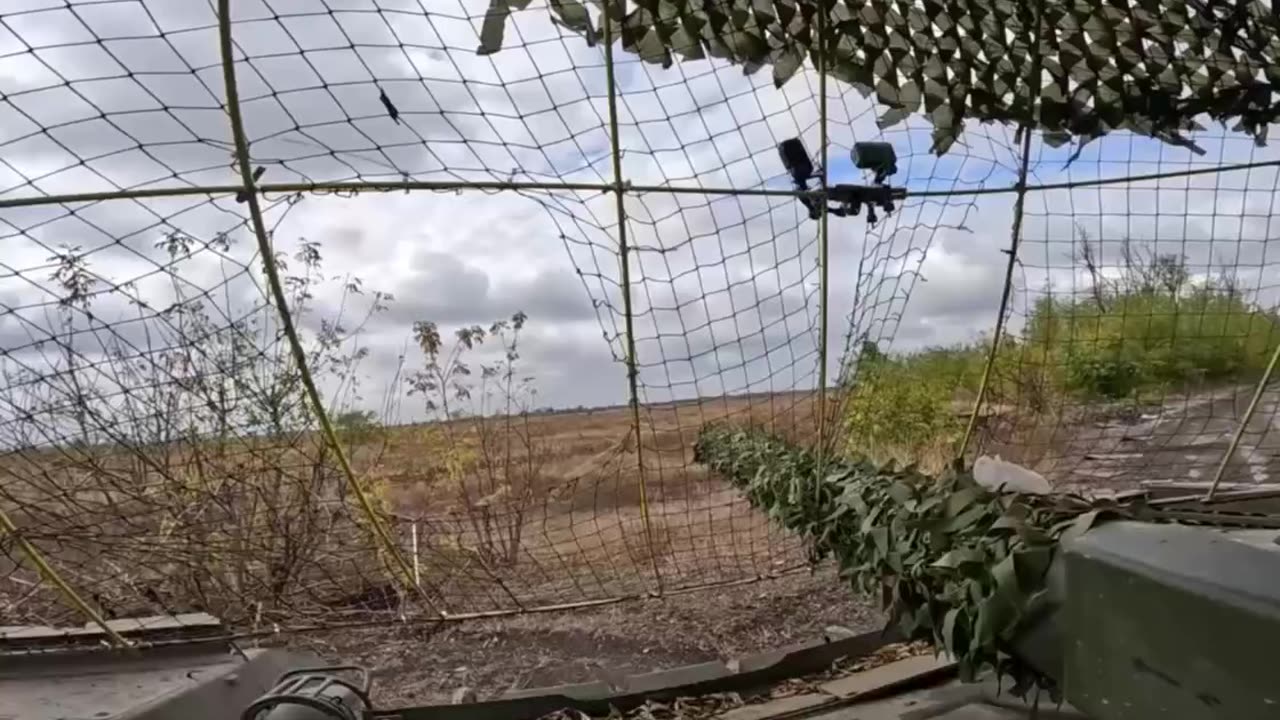 Tank crews dismantle enemy strongholds on the Krasnoarmeyskoye direction.