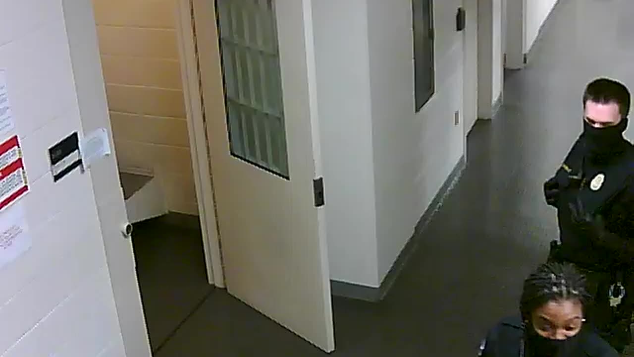 1665HQOB02PrisonerProcessingCell_2021-01-06_20h40min01s810ms.mp4
