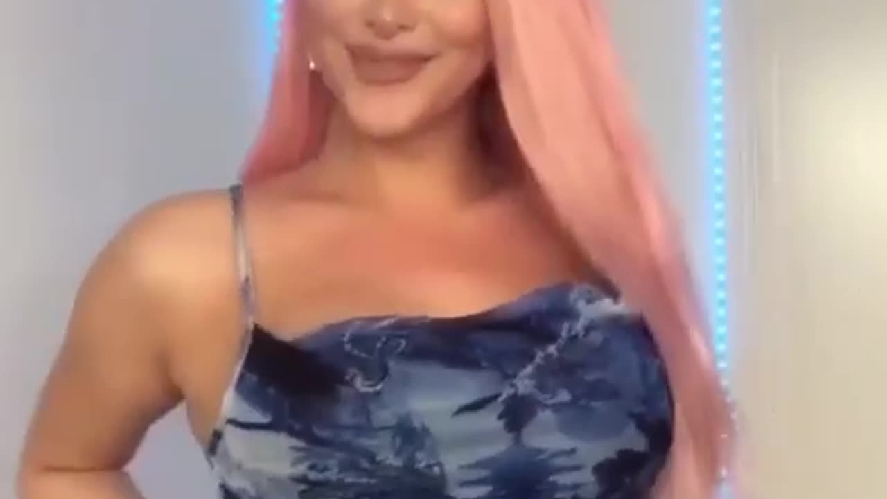 Where my gorgeous trans women at?? 💜TikTok ilyaselyn