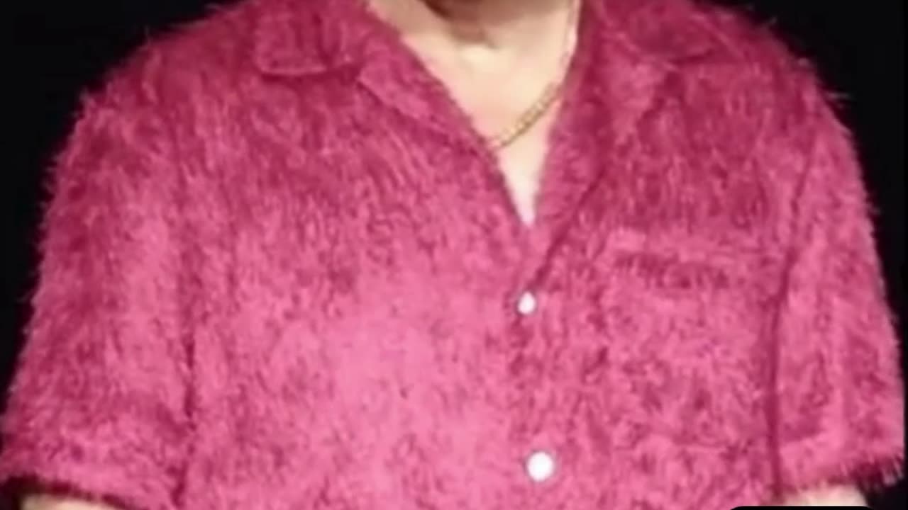 “She can blink.”🤣🤣🤣