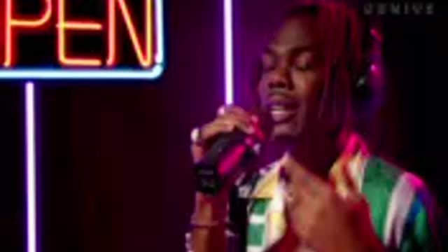 CKay -Love Nwantiti- (Live Performance)