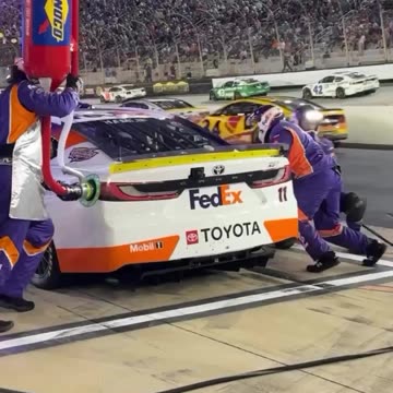 Nascar wheel change - like a PRO