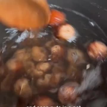 Homemade DIY, ALL NATURAL Laundry Detergent with soap nuts Credit: clearasclaire