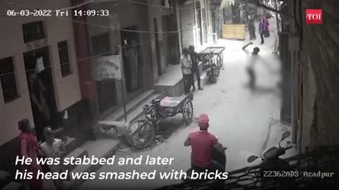 Viral Video- Man brutally killed by two brothers in Delhi's Azadpur