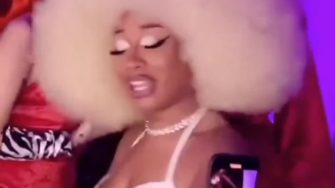 Megan Thee Stallion partying to her new song & unbothered by Nicki Minaj