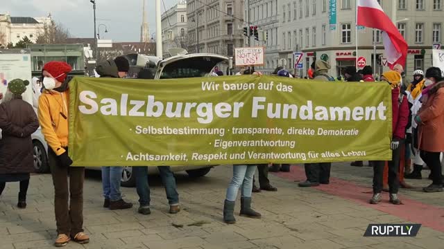 Austria: Protesters march through Vienna rejecting mandatory jabs - 15.12.2021