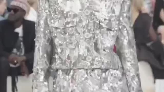 Which outfit do you prefer