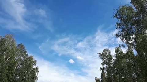 Himmel in Berlin am 21.08.2022 um 15:25 Uhr