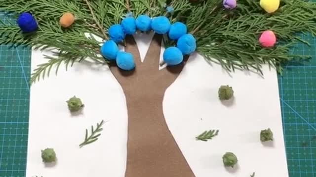 The handicraft made by leaves for her daughter won the first place again