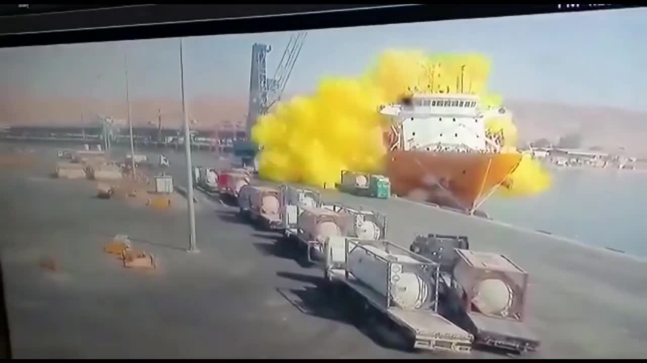 Chlorine gas leak at jordan port kills 12/injures hundreds