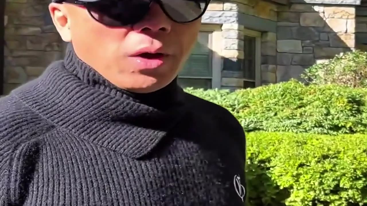 20221011文贵先生GETTR¹： #20大：党章宪法大改变（ #总统制），用虚假三权鼎立，把党变皇上叫 #党皇时代！共产党就是皇上，就是千秋万代！而外界根本一点都不知道！