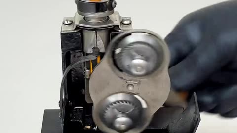 1910 Peerless Twin Blade Pencil Sharpener Whittler In Action