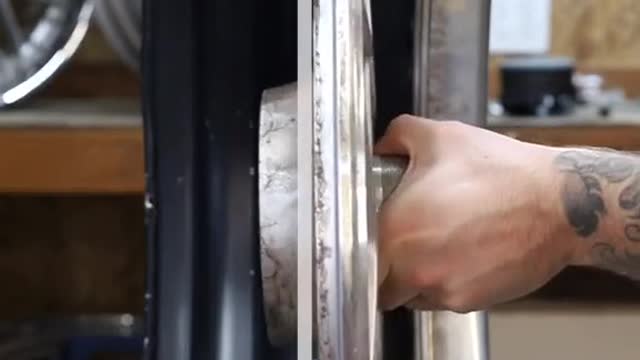 Automobile wheel hub installation