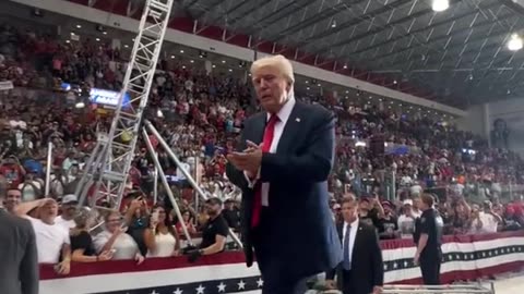 Donald Trump appears before supporters at rally in Minnesota