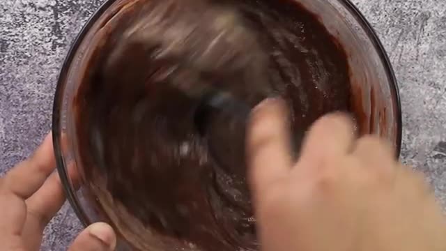 Combined Eggs With Nutella And The Result is Incridible!