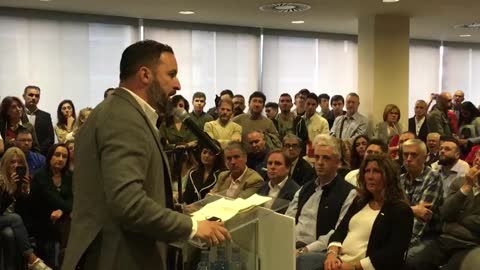 Abascal denuncia la expulsión de los candidatos de VOX de los debates