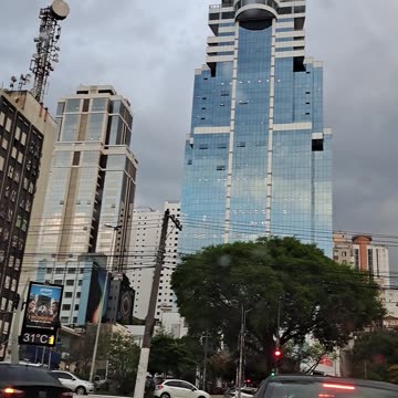 Avenida Cruzeiro do Sul em São Paulo - Se Sentindo Norte Americano