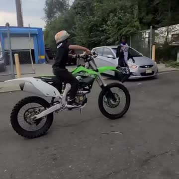 Star them young say !! He can ride better