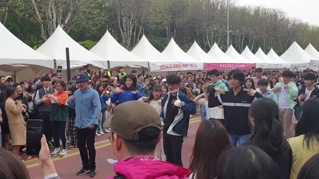 Street dance,Spring season in Korea