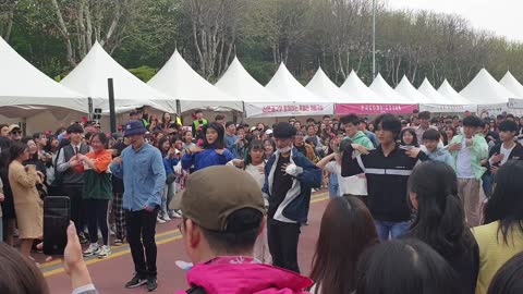 Street dance,Spring season in Korea