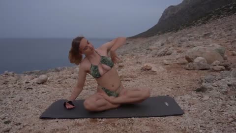 SLOW MOTION YOGA