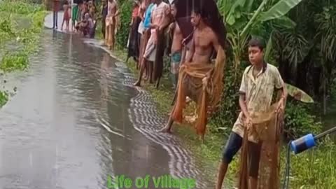 How to catch fish in canals and lakes in the village during monsoon
