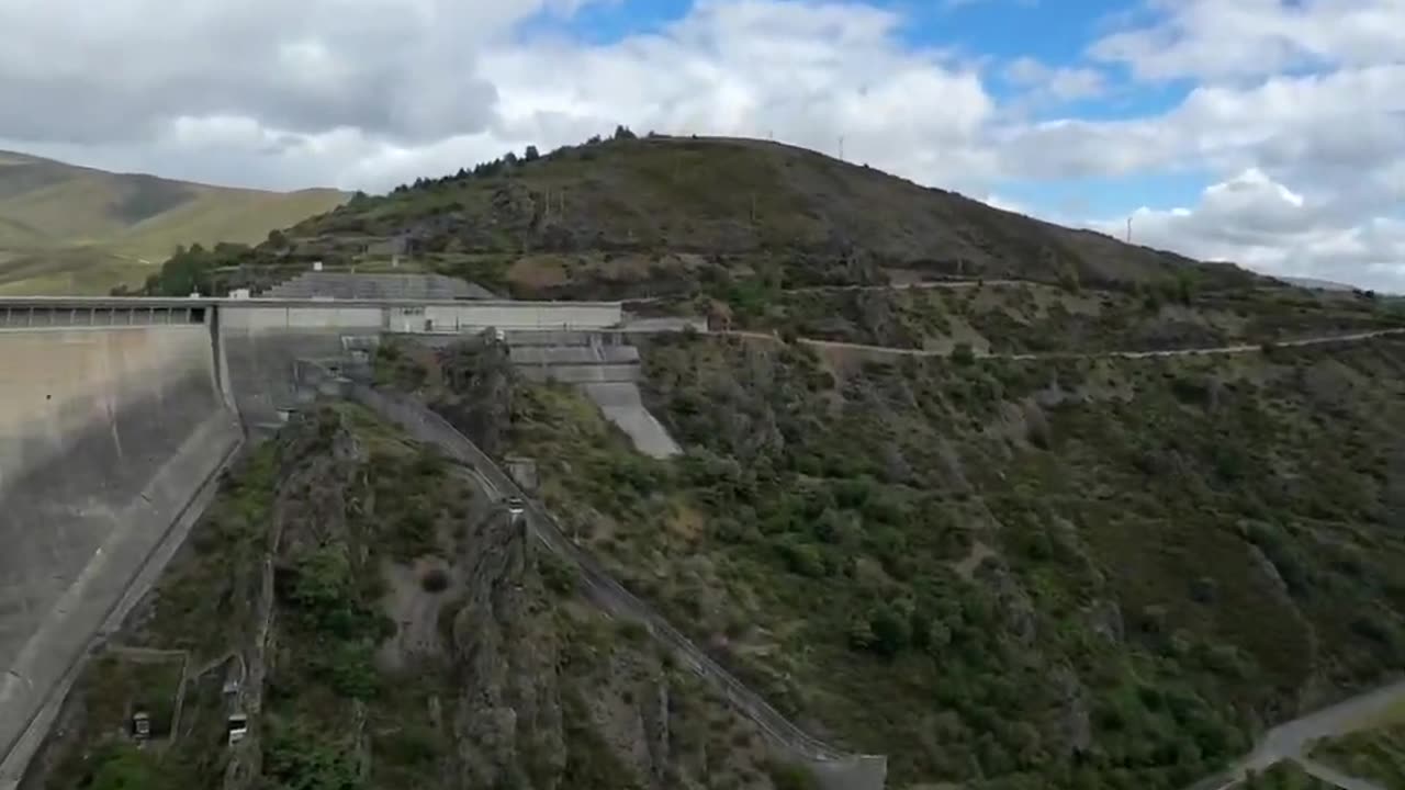 🤩 IMPRESIONANTE la presa de As Portas, la más grande de Ourense.